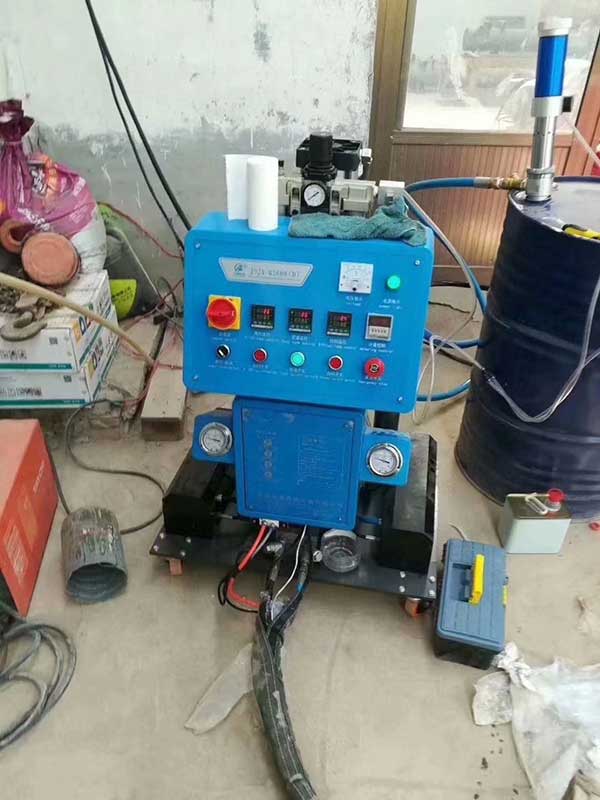 江蘇聚氨酯噴涂機設(shè)備JNJX-Q2600智能定時
